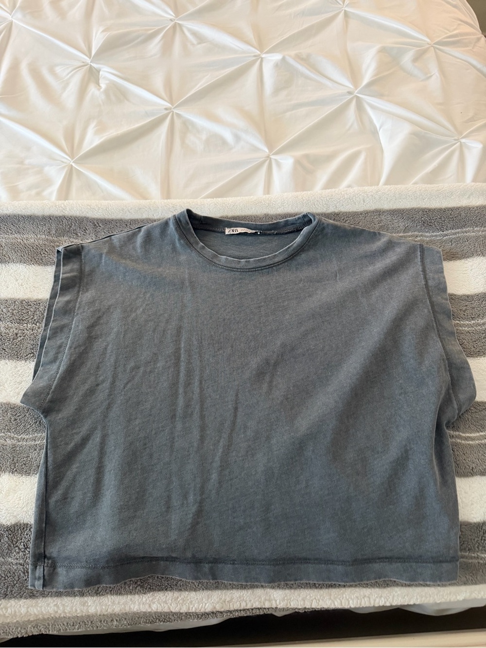 Zara Women’s Tee Size Small